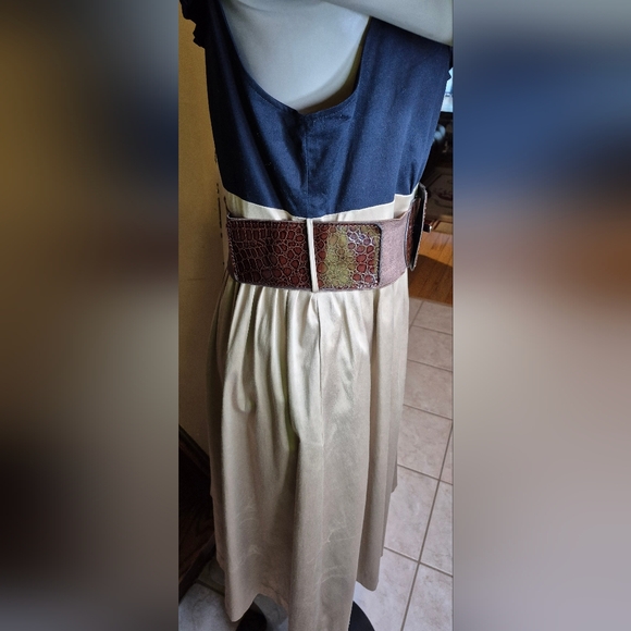 Jessica Howard Beige And Blue Dress, Croc-Embossed Belt - Picture 13 of 13